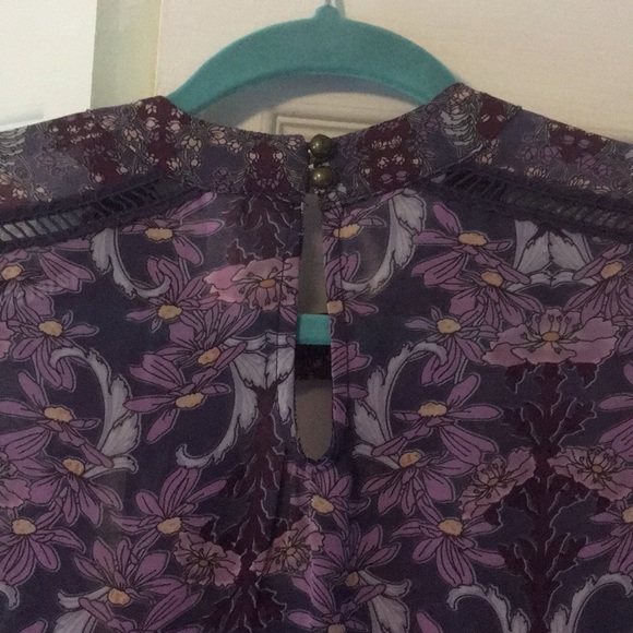 Cute top - Picture 4 of 6